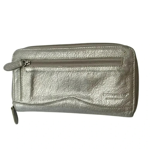 Tignanello‎ metallic silver leather wallet NWOT - Picture 1 of 6